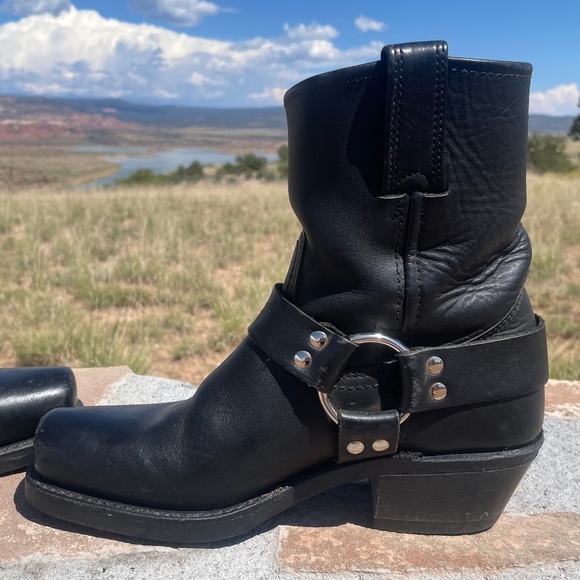 Frye 8R Harness Boots (Black/Size 7) - Picture 2 of 16